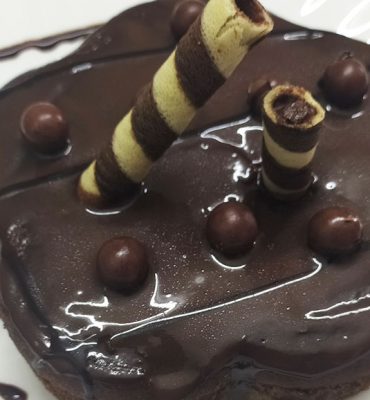 chocolate cake featured