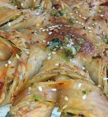 star-braided-garlic-bread-featured